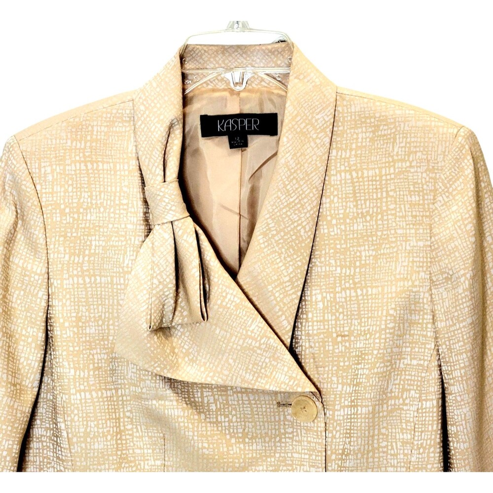 Kasper Women 2 pc Skirt Suit Size 12 Gold White Lapel Bow Lined 3 Button